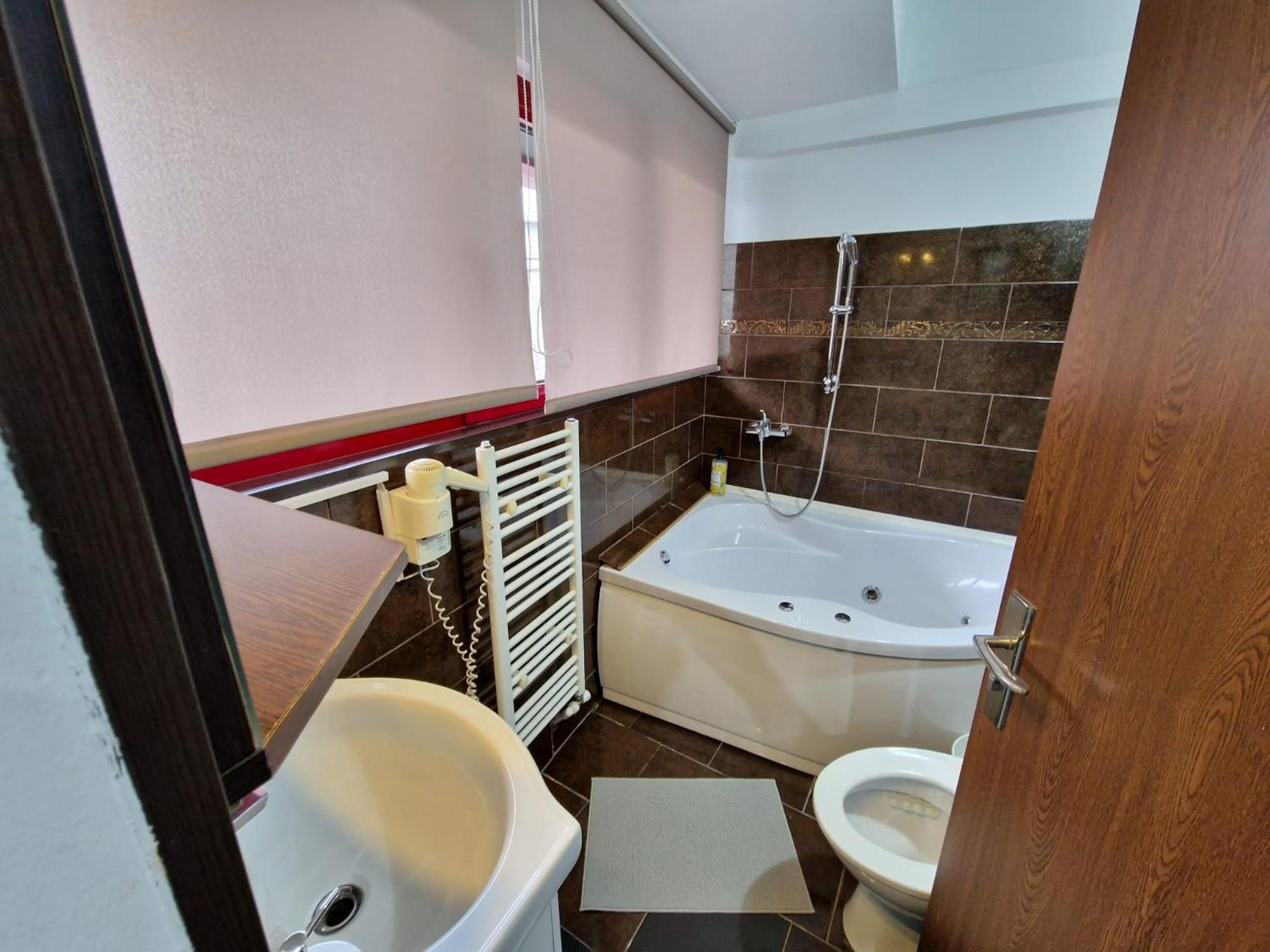 Kpm Downtown Apartments Bucarest Extérieur photo