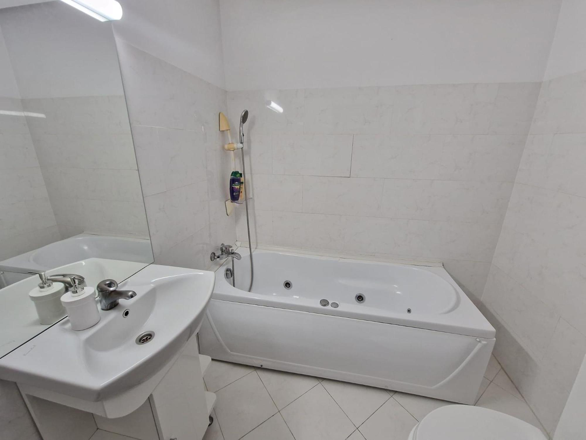 Kpm Downtown Apartments Bucarest Extérieur photo